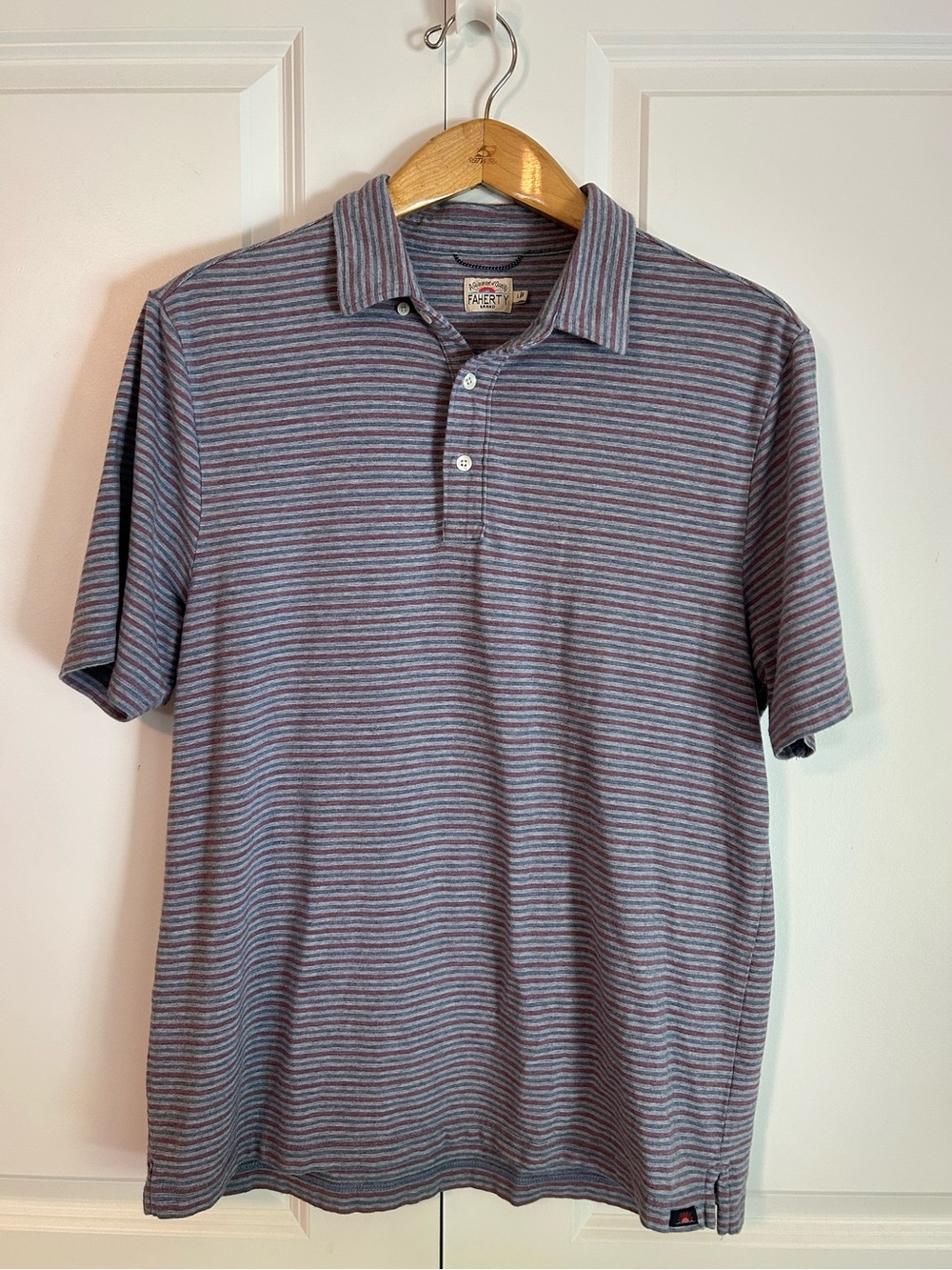 Faherty Sunwashed T-Shirt Polo gray with blue and red stripe L